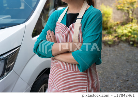 Housewife Housewife 117842461