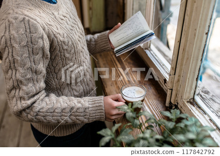 看書的女人 117842792