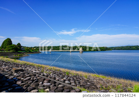 Water intake tower of the Yamaguchi Reservoir, also known as Lake Sayama, the source of water for Tokyo residents (Tokorozawa City and Iruma City, Saitama Prefecture) Water intake tower of the Yamaguchi Reservoir, also known as Lake Sayama, the source of water for Tokyo residents (Tokorozawa City and Iruma City, Saitama Prefecture) 117844124