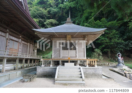 龍山寺是位於岡山縣三崎町的真言宗寺廟。 117844809