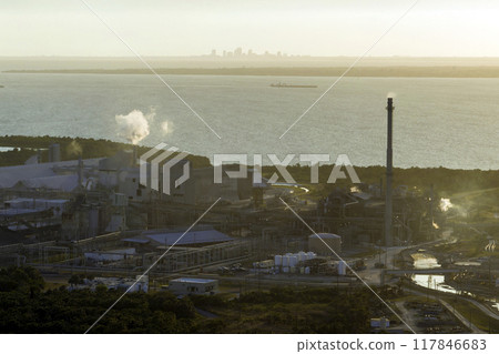 Mosaic Riverview Plant in Tampa, Florida. Factory for handling and processing of phosphates. Industrial facility for chemical production of phosphoric acid 117846683