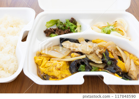 Delicious Chinese food, fried pork and egg bento 117848590
