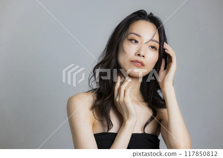 Asian Beauty 117850812