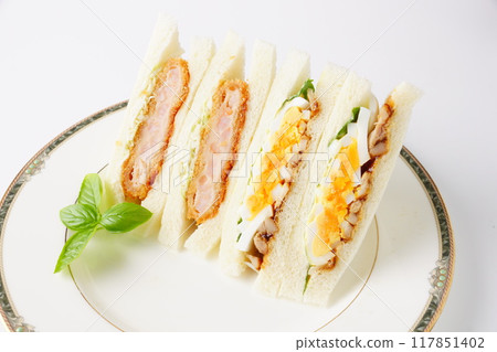 Shrimp cutlet sandwich and egg and chicken sandwich 117851402