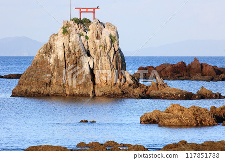 Ushinohama Scenic Area: The torii gates of Suzume bathed in the morning sun Ushinohama Scenic Area: The torii gates of Suzume bathed in the morning sun 117851788