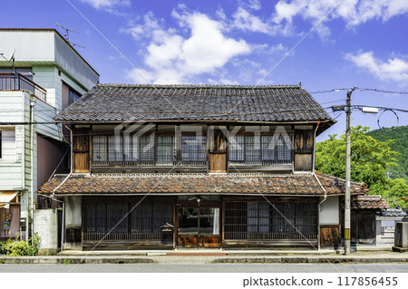 Chizu, JR Chizu Station, streetscape in front of the station, Chizu Town, Tottori Prefecture 117856455