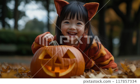 一個打扮成貓和南瓜的女孩 117857334