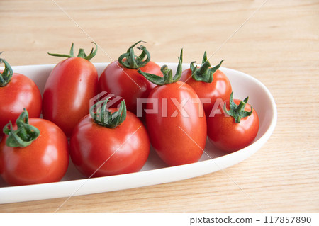 Medium Tomato 117857890