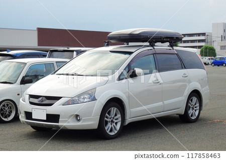 Car image: Mitsubishi Grandis Sports Gear Car image: Mitsubishi Grandis Sports Gear 117858463