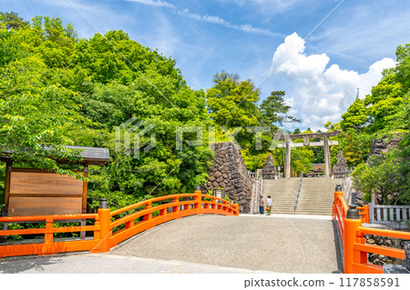 武田神社、新橋、鳥居、右近橘、左近櫻，甲斐國的守護神，「勝利運氣」的祝福 117858591