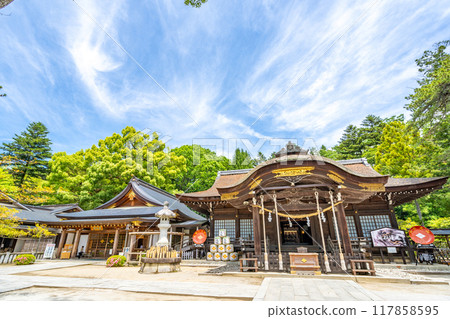 Takeda Shrine, worship hall, inner gate, Hishiwaden, shrine office, guardian deity of Kai Province, blessing of "lucky luck" 117858595