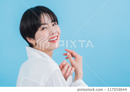 年輕女性的美麗 117858644