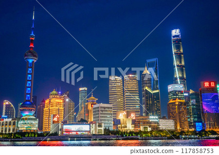 Night view of Shanghai 117858753