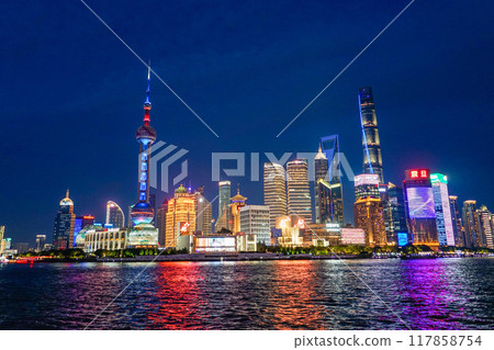 Night view of Shanghai 117858754
