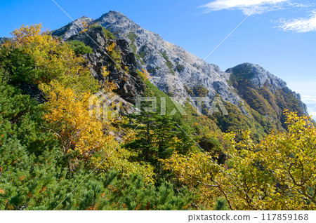 從六角石脊上看到的貝駒岳與魔力天 117859168