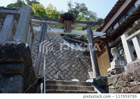 Lake Biwa, Okishima Island, Okutsushima Shrine 117859789