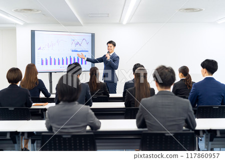 Business man receiving training 117860957