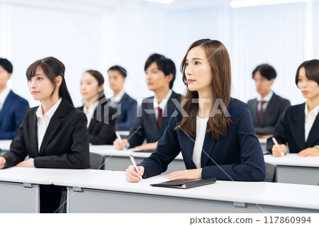 Business man receiving training Business man receiving training 117860994