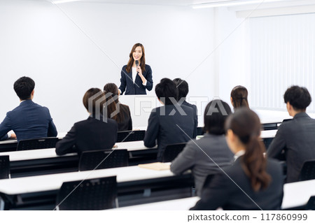 Business man receiving training 117860999