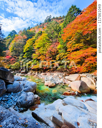 The Agana valley in autumn 117861049