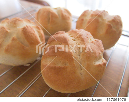 Home Bakery Weizenbrot 117861076