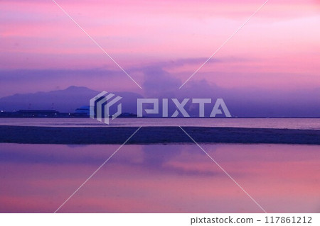 三保灣的日出 117861212