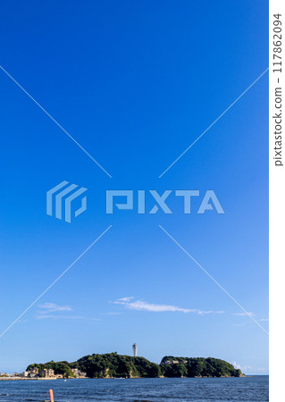 Shonan sea, blue sky and Enoshima (Fujisawa City, Kanagawa Prefecture) 117862094