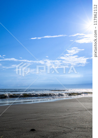 View of the Shonan Sea (Fujisawa City, Kanagawa Prefecture) 117862112