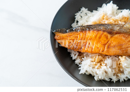 Grilled Salmon with Soy Sauce Rice Bowl 117862531