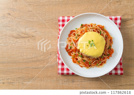 Spaghetti Tomato Sauce with Hamburg and Cheese 117862618