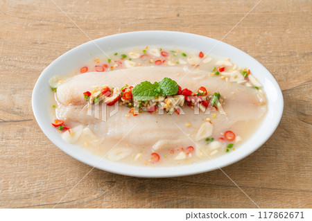 Steamed Fish in Spicy Lemon Sauce 117862671