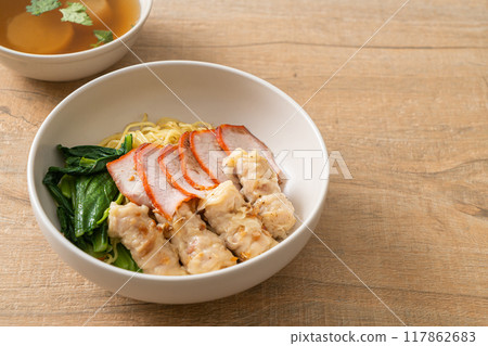 Barbecue Red Pork and Wonton Noodles with Soup Barbecue Red Pork and Wonton Noodles with Soup 117862683