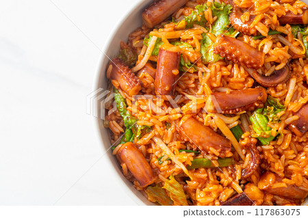 Stir-fried squid or octopus with Korean spicy sauce rice bowl Stir-fried squid or octopus with Korean spicy sauce rice bowl 117863075
