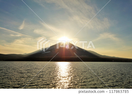 Diamond Fuji 117863785