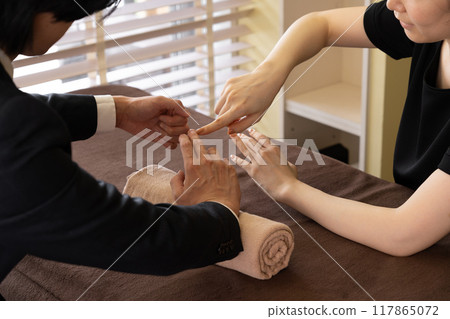 男士指甲自我照護訓練 117865072