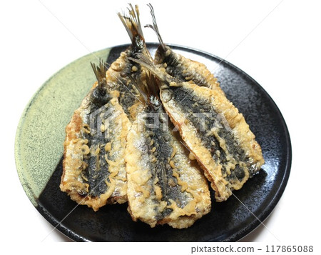 Delicious sardine tempura 117865088