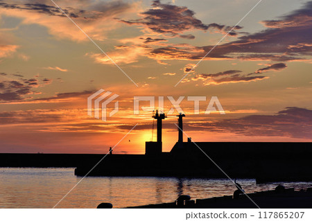 Morning of Inatori Harbor Morning of Inatori Harbor 117865207