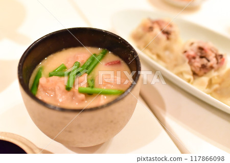 豬肉和蔬菜味噌湯 117866098