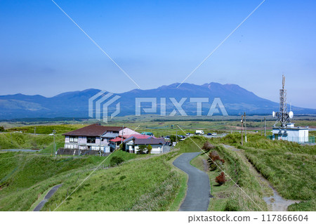 Overlooking Kuju Heights from Taikan Peak Overlooking Kuju Heights from Taikan Peak 117866604