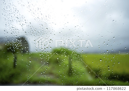 下雨天車窗天氣天氣圖素材 117868622