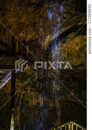 Golden Waterfall inside Ryugasaki Cave (Hamamatsu City) Golden Waterfall inside Ryugasaki Cave (Hamamatsu City) 117869846