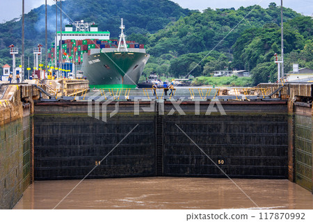 Panama Canal 117870992