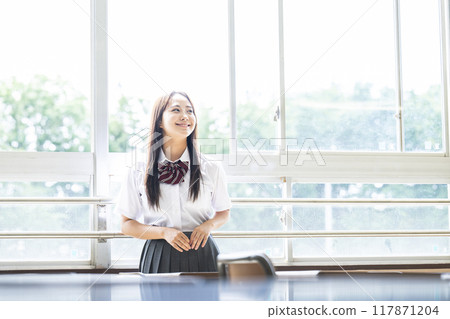 教室窗邊高中女生的肖像 教室窗邊高中女生的肖像 117871204