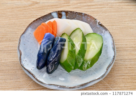 Rice bran pickles, rice bran pickles, rice bran pickles, pickles, carrots, radishes, cucumbers, eggplants. Rice bran pickles, rice bran pickles, rice bran pickles, pickles, carrots, radishes, cucumbers, eggplants. 117871274