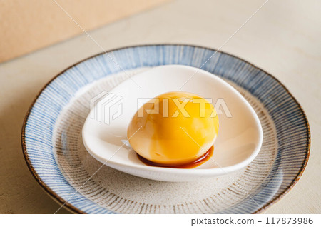 Soft-boiled seasoned egg Soft-boiled seasoned egg 117873986