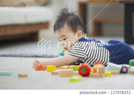 Crawling baby Crawling baby 117876251