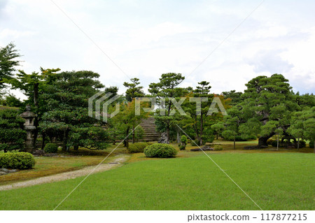 日本的100個精美城堡，二條城本丸花園 117877215