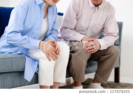 Knee osteoarthritis, senior woman, couple, hands Knee osteoarthritis, senior woman, couple, hands 117878203