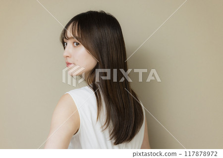 Straight hair ladies 117878972