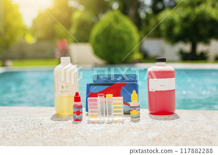 Water testing kit for swimming pools. Chlorine and ph analyzer kit for pools, Kit to test pool water, pH and chlorine tester for pool water, Oto and phenol Kit for pool Water testing kit for swimming pools. Chlorine and ph analyzer kit for pools, Kit to test pool water, pH and chlorine tester for pool water, Oto and phenol Kit for pool 117882288